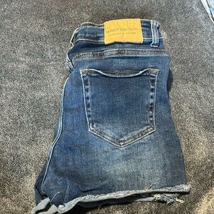 Women’s denim shorts size large